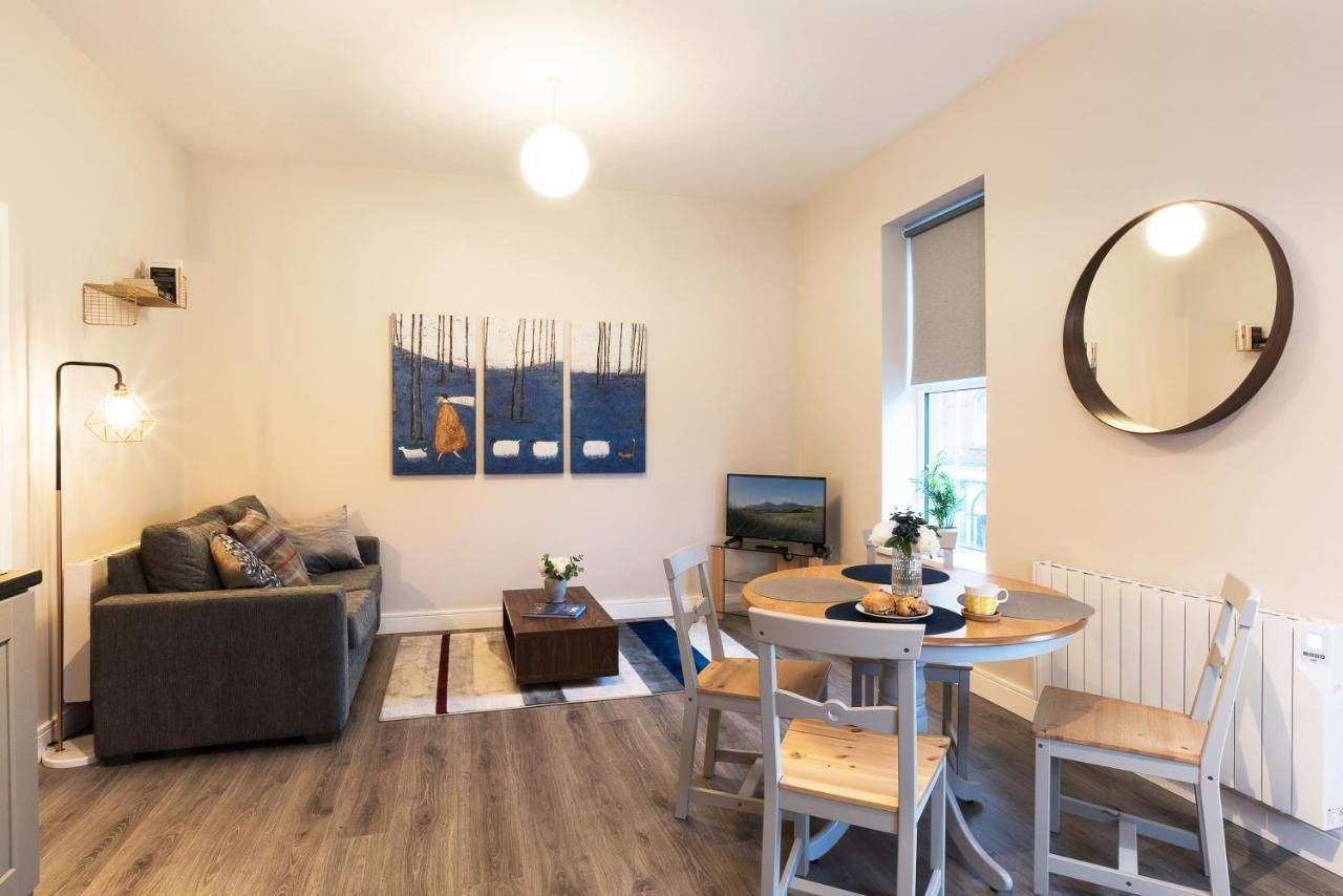 Blue Door Apartments Ньюкасл Экстерьер фото