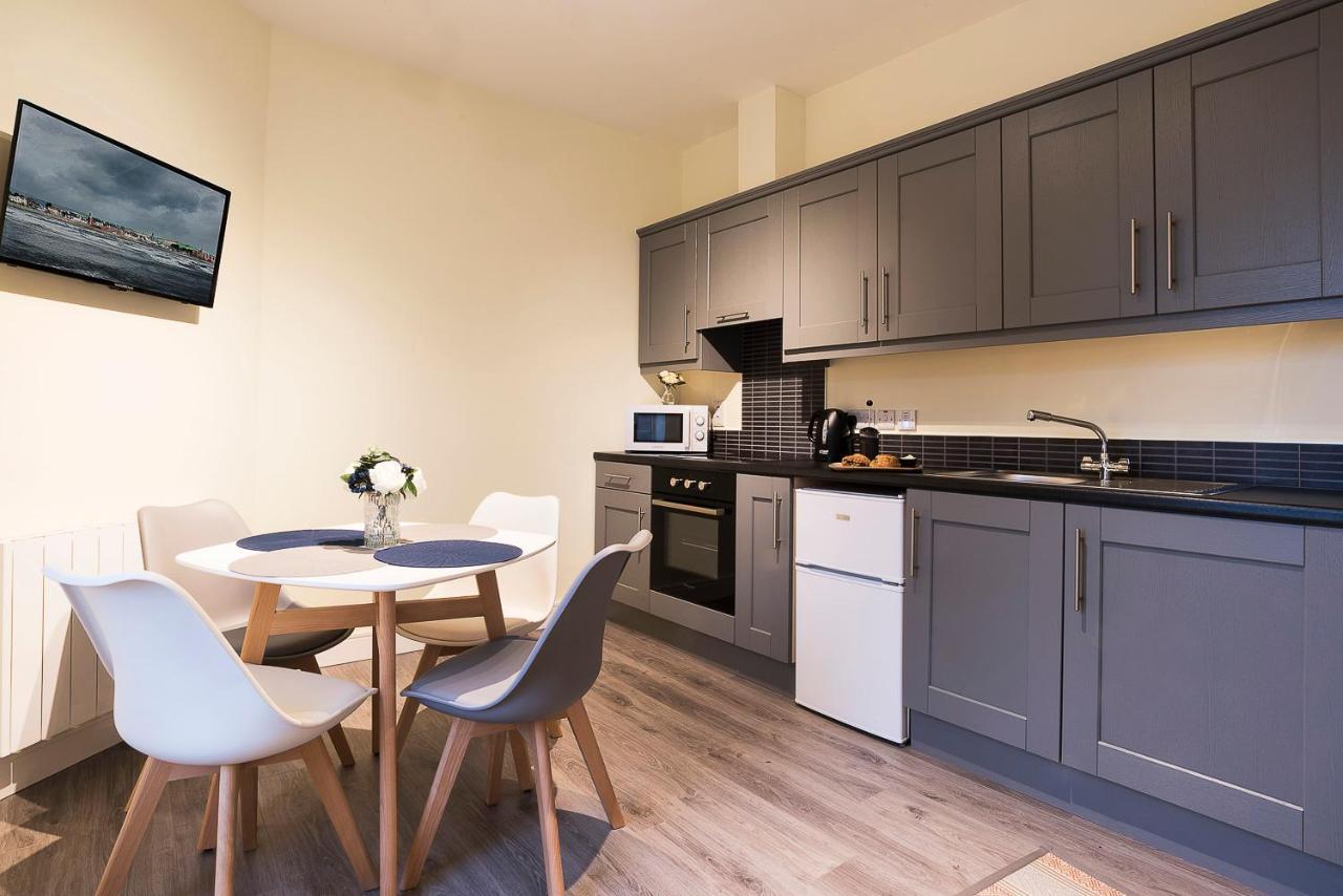 Blue Door Apartments Ньюкасл Экстерьер фото